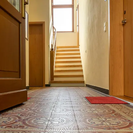 Engelmannstift Apartman *